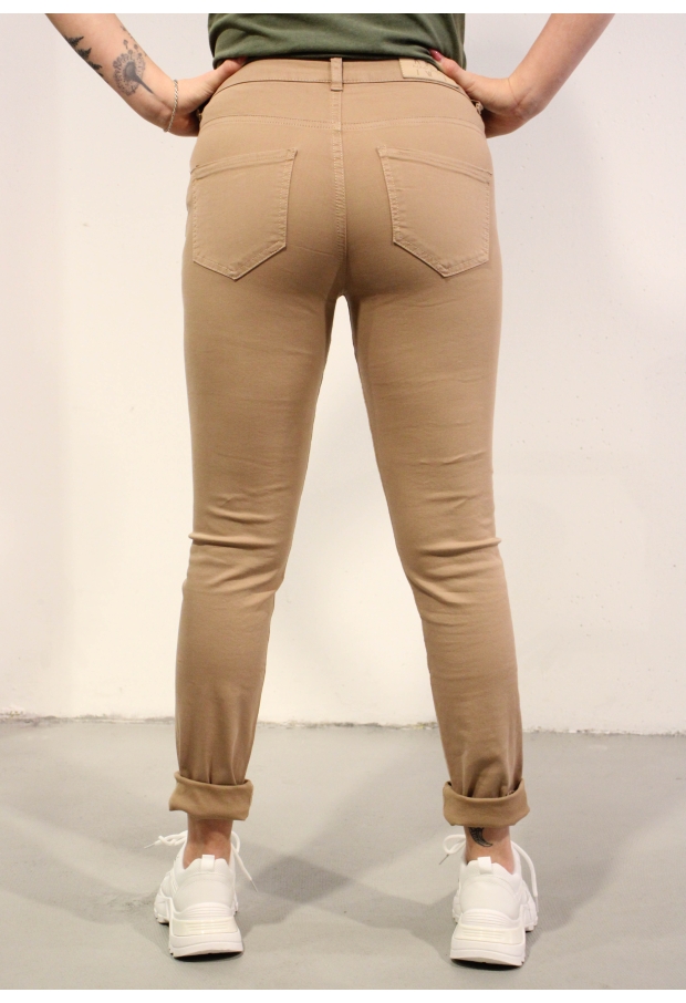 505487N camel 