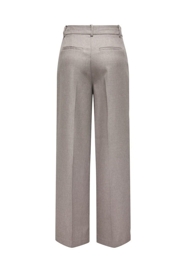 15332762 Malt Ball/W. CEMENT DOTS