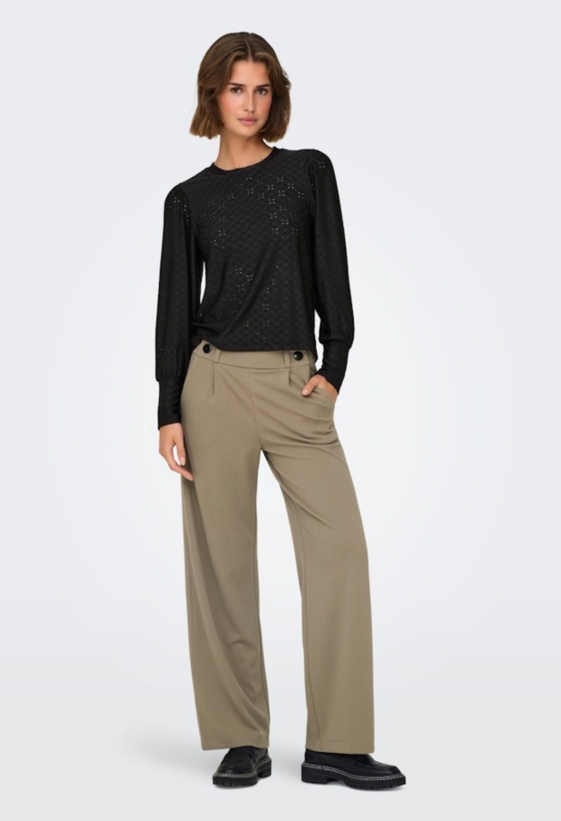 15320573 Black 