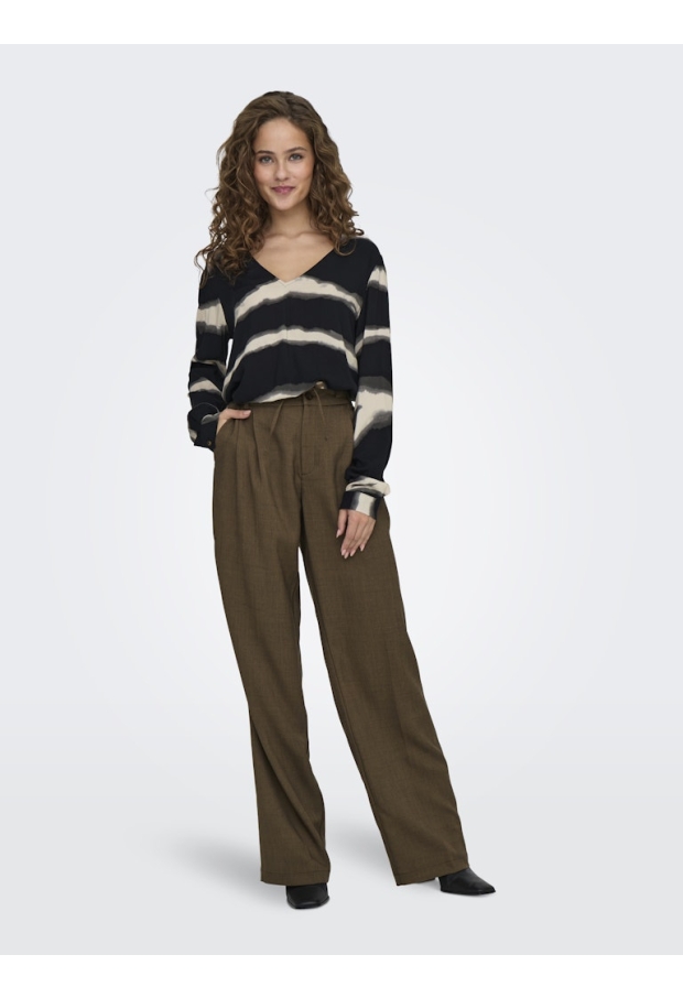 15341139 Black/CHECK 