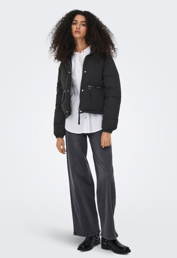 15341777 Black 