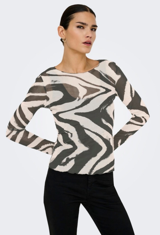 15356004 Black/WHITE EMB