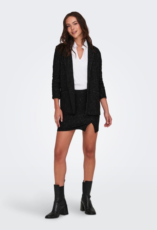 15333728 Black/BLACK BUTTON