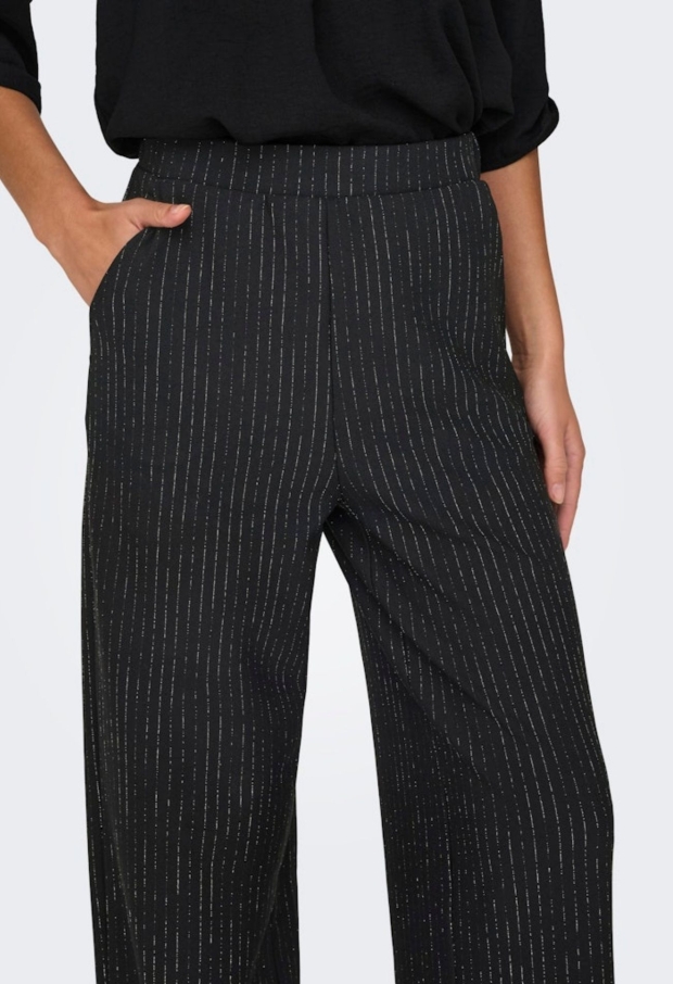 15342729 Black/BLACK BUTTON