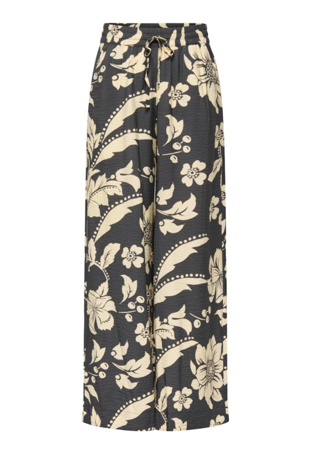 15371203 Phantom/33-01-26 CREME FLOWERS 