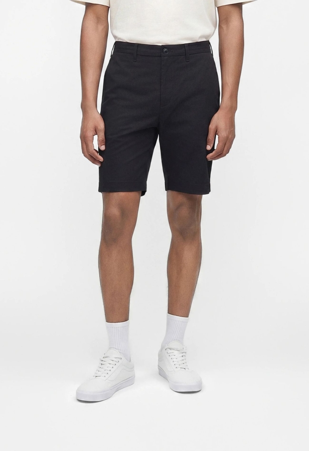 22037289 Jet Black