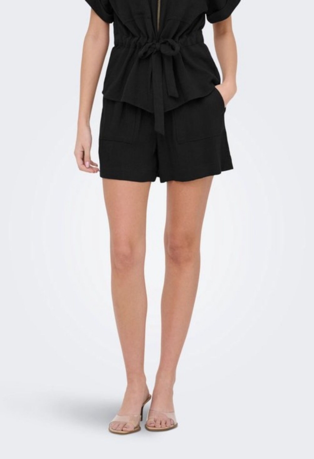 15373097 Black 