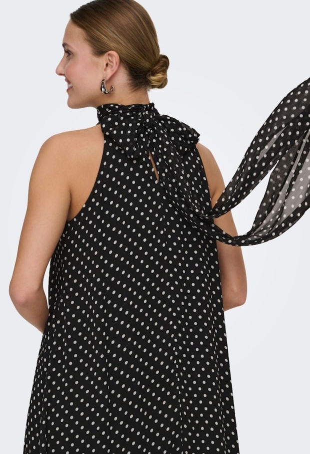 15374762 Black/WHITE EMB 