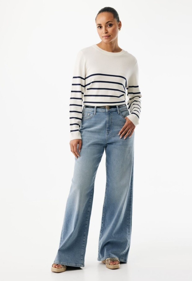 MF006600761W off white 