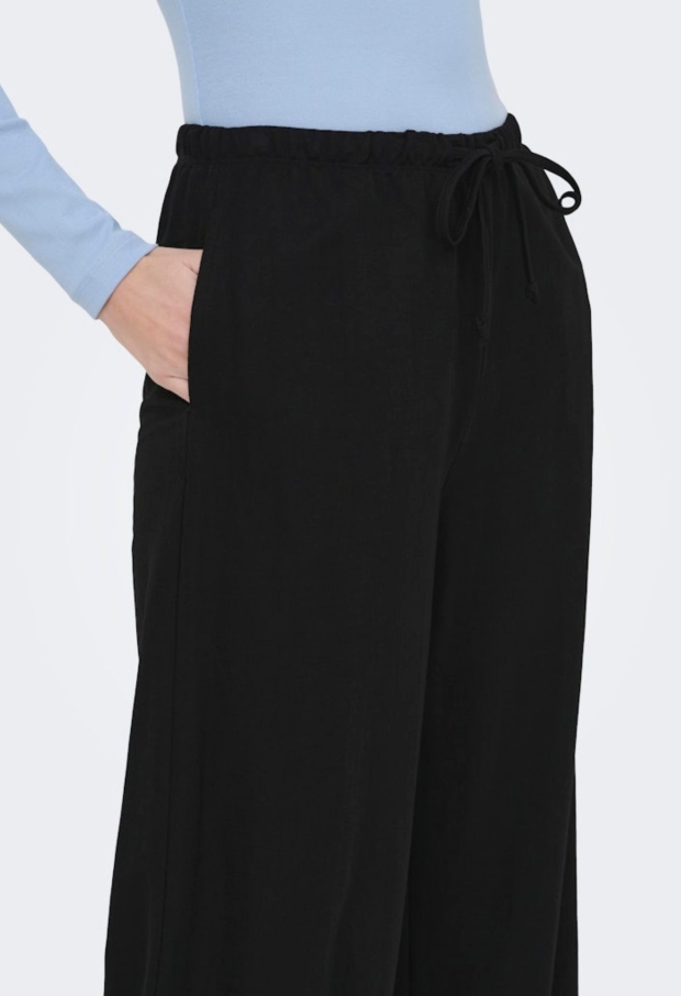 15374331 Black