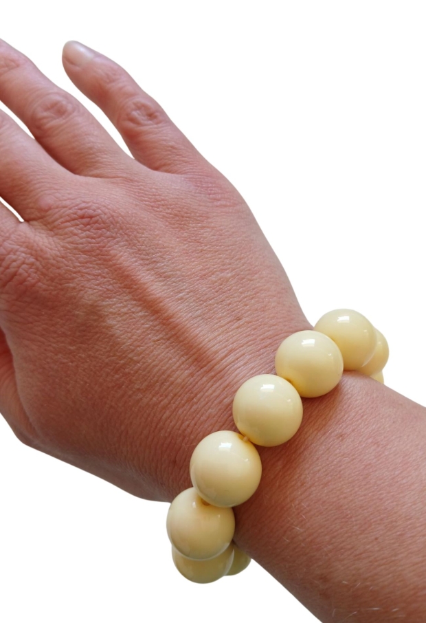 BRA022752 geel