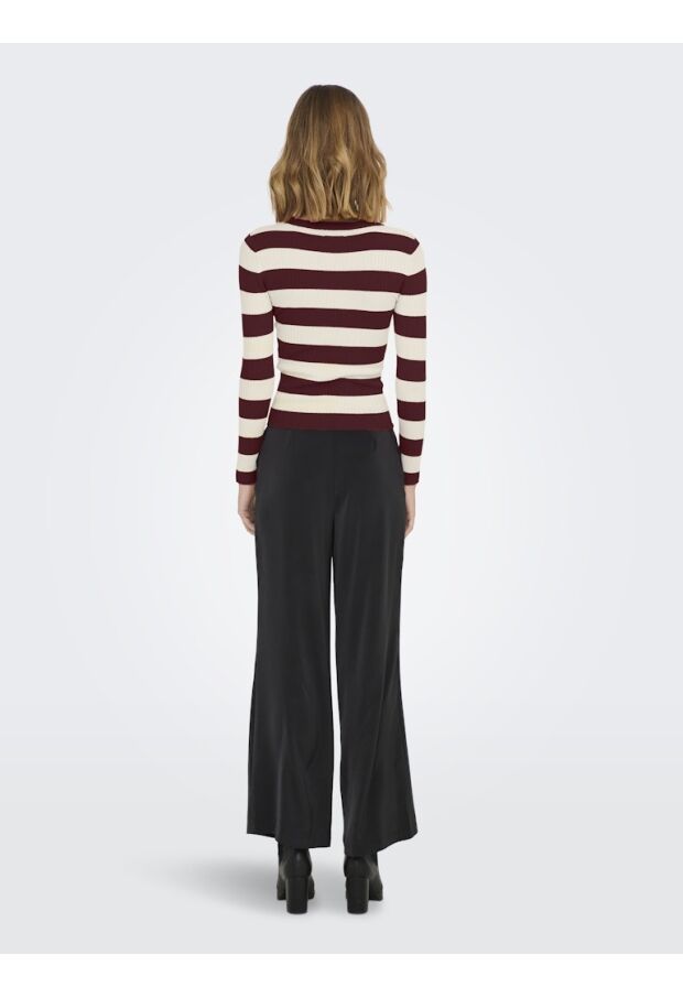 15277223 Cabernet/BLACK BUTTONS 
