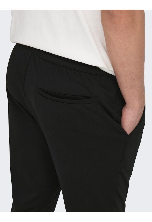 22022454 Black