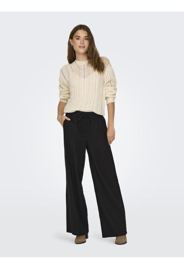 15318361 Black 