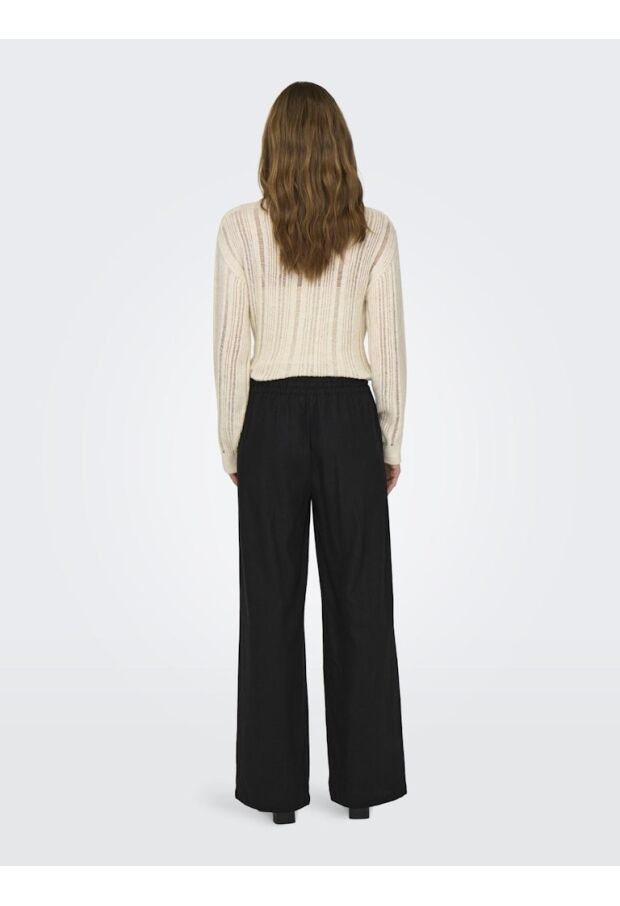 15318361 Black 