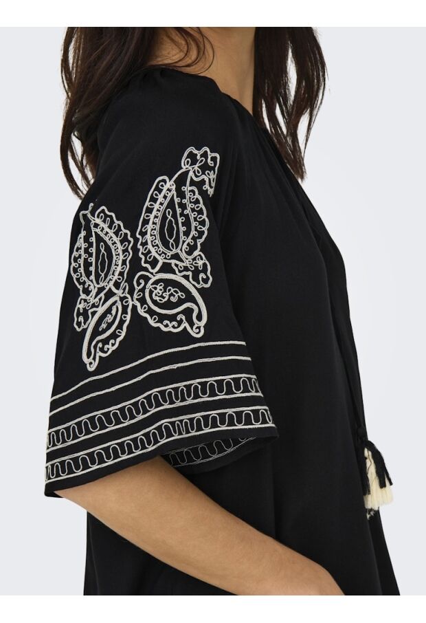 15347078 Black/CLOUD DANCER CONTRAST 