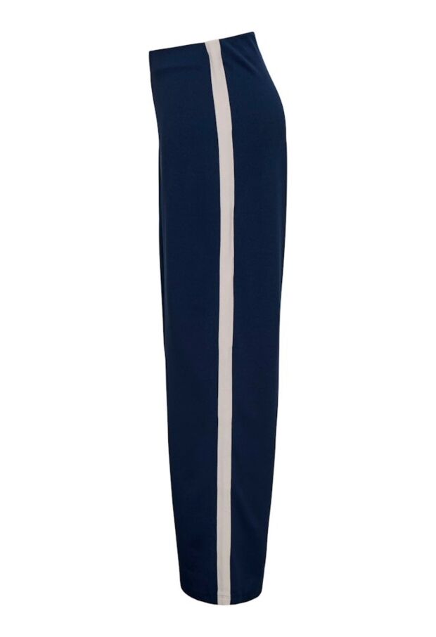 15357399 Black Iris/CLOUD DANCER