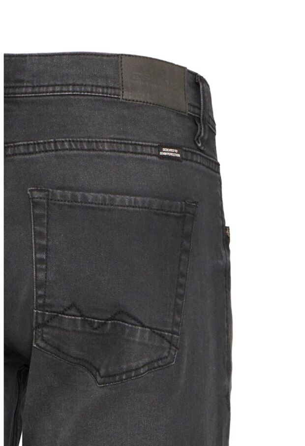 20718425 Black denim